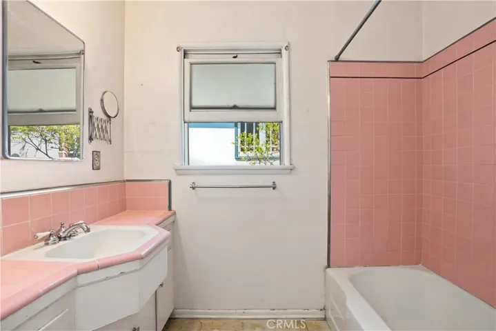 16839 Margate Street, Encino, California 91436 — photo 5