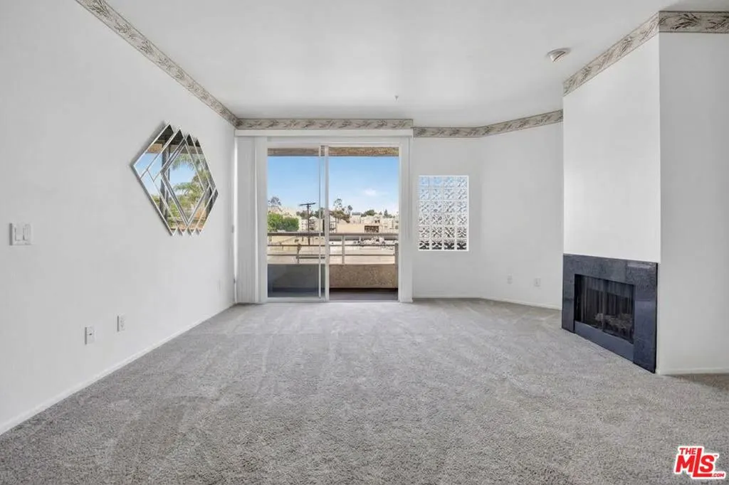 3561 Clarington Avenue 206, Los Angeles, California 90034 — photo 4