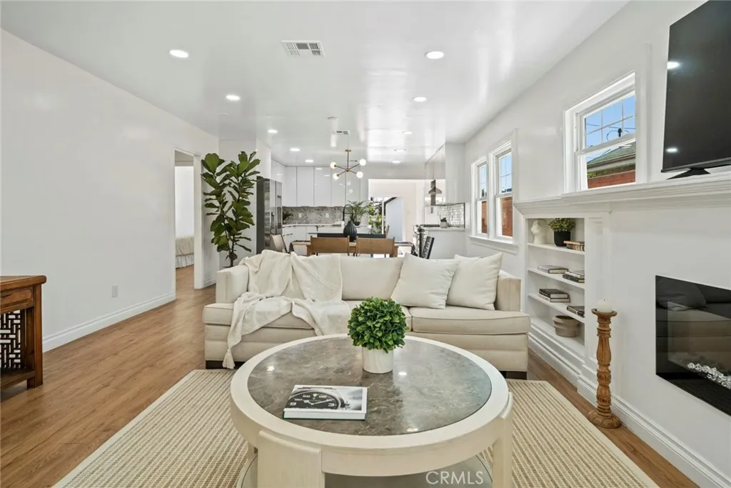 5750 5th Avenue, Los Angeles, California 90043 — photo 4