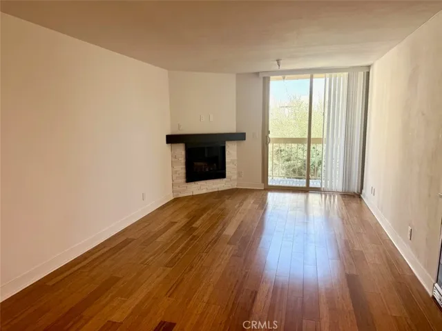5143 Bakman Avenue 319, North Hollywood, California 91601 — photo 5
