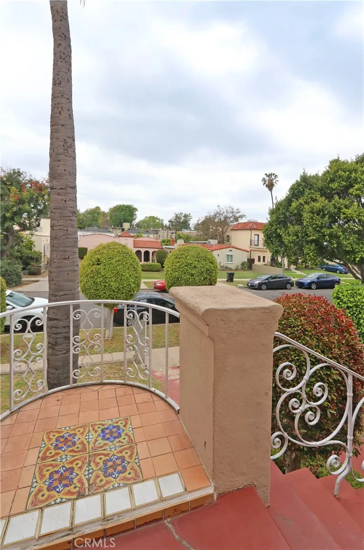 1222 S Cloverdale, Los Angeles, California 90019 — photo 5
