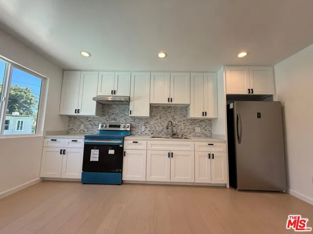 9004 Gothic Avenue, North Hills, California 91343 — photo 4