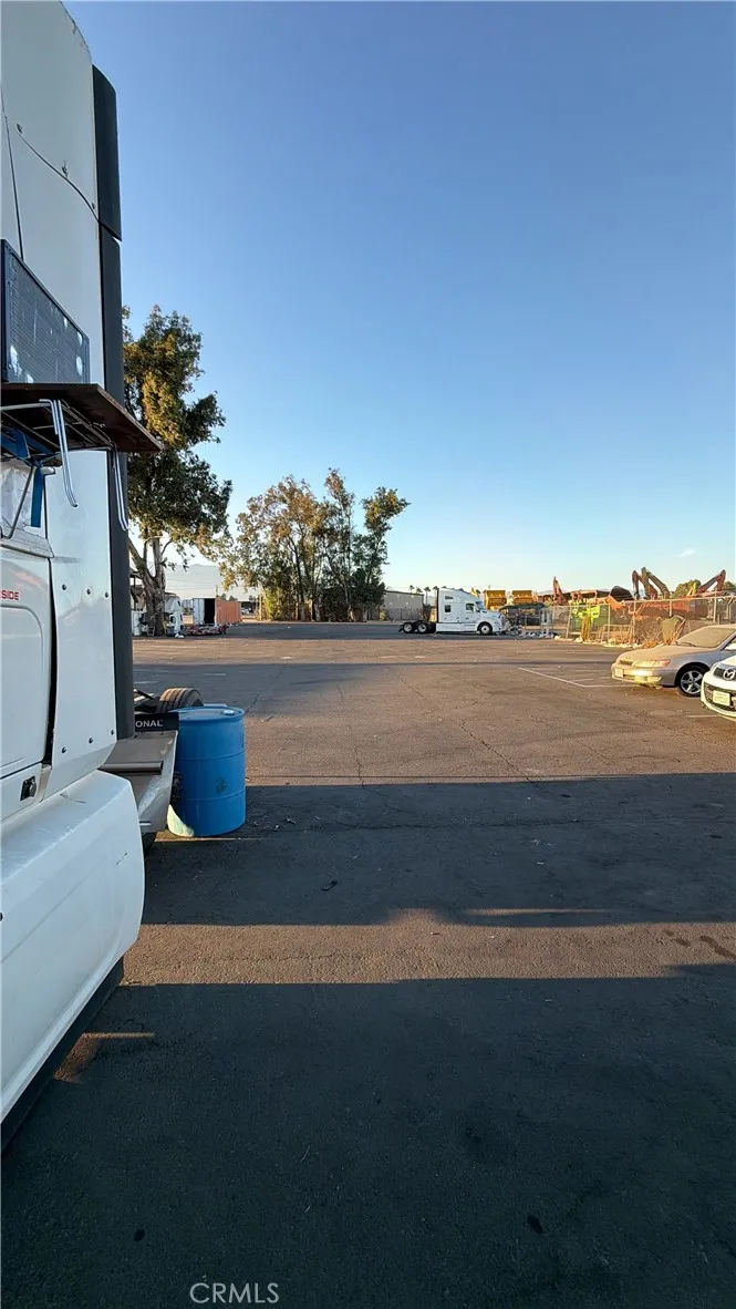 14610 Washington, Fontana, California 92335 — photo 5