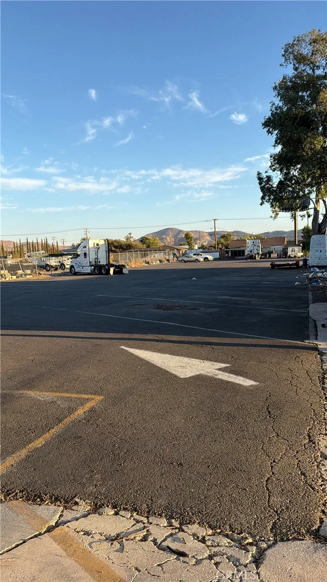 14610 Washington, Fontana, California 92335 — photo 4