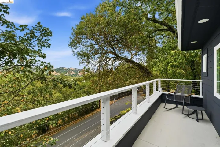 Balcony with cable railing and durable flooring