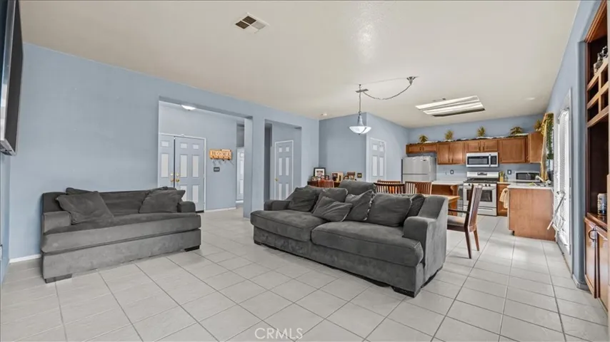 13541 Princeton, Victorville, California 92392 — photo 5
