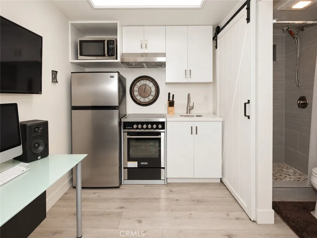 Tiny House Kitchenette