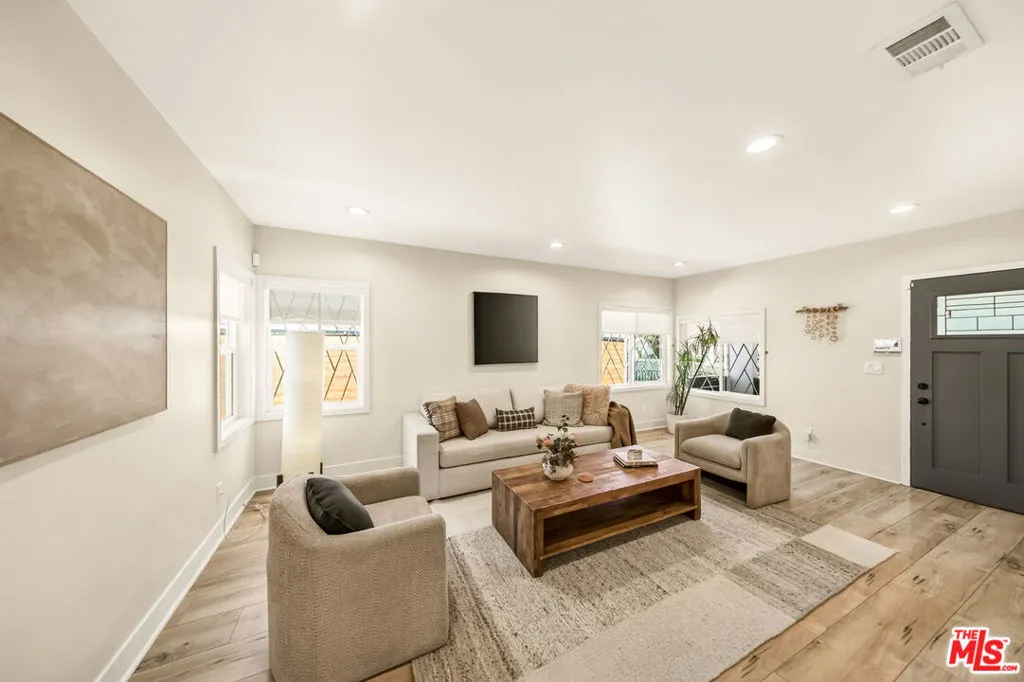 2001 S Spaulding Avenue, Los Angeles, California 90016 — photo 5