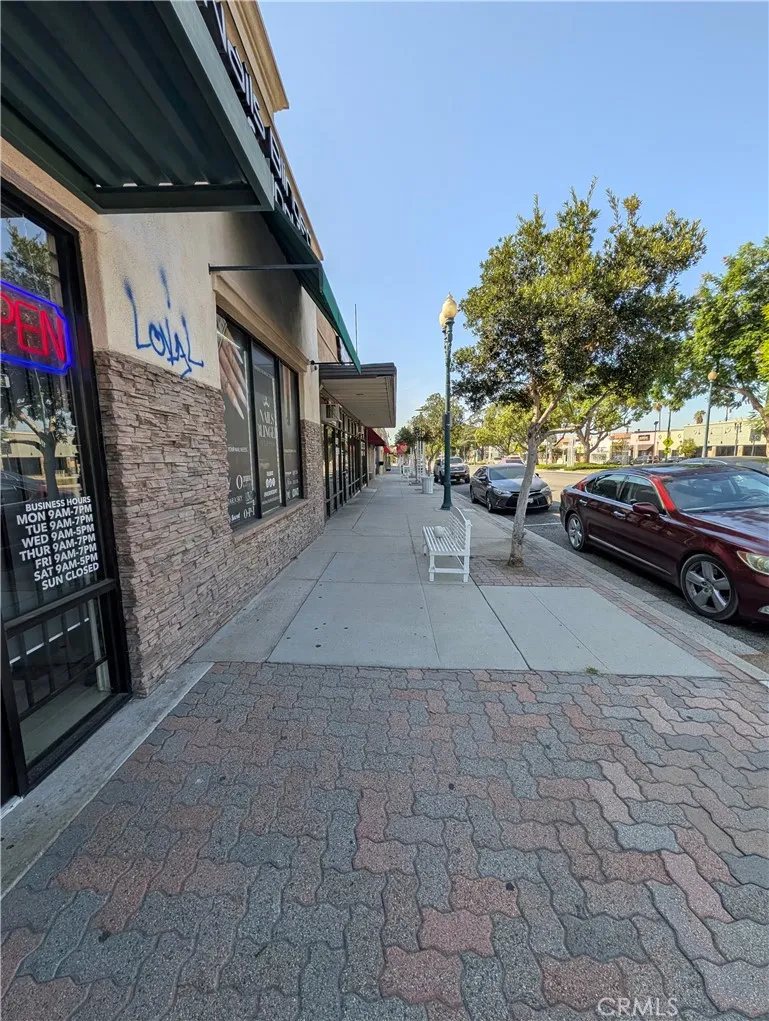 101 S Riverside Ave