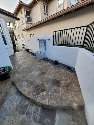 Side patio