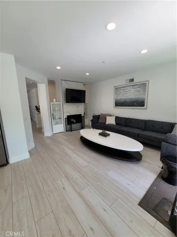 Donstairs BONUS ROOM/BEDROOM 4