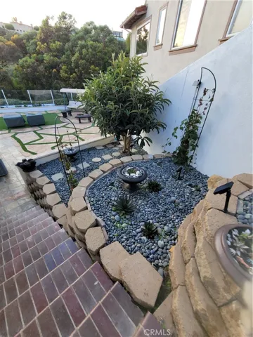 Stairs from upstairs to backyard
