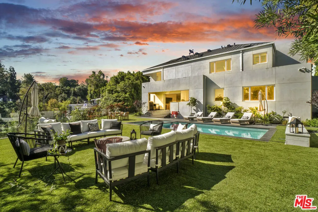 1116 Linda Flora Drive, Los Angeles, California 90049 — photo 4