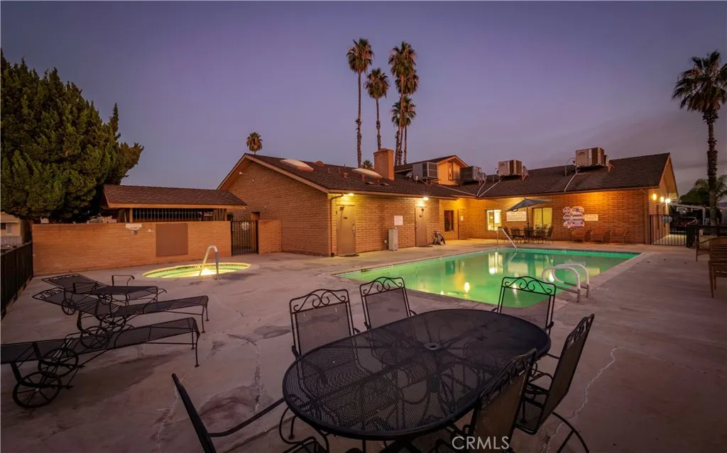 Clubhouse Pool Clubhouse Pool