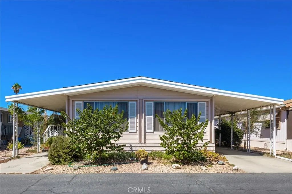 1525 W Oakland Ave