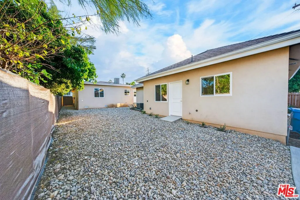 Backyard/Parking/ADU Backyard/Parking/ADU