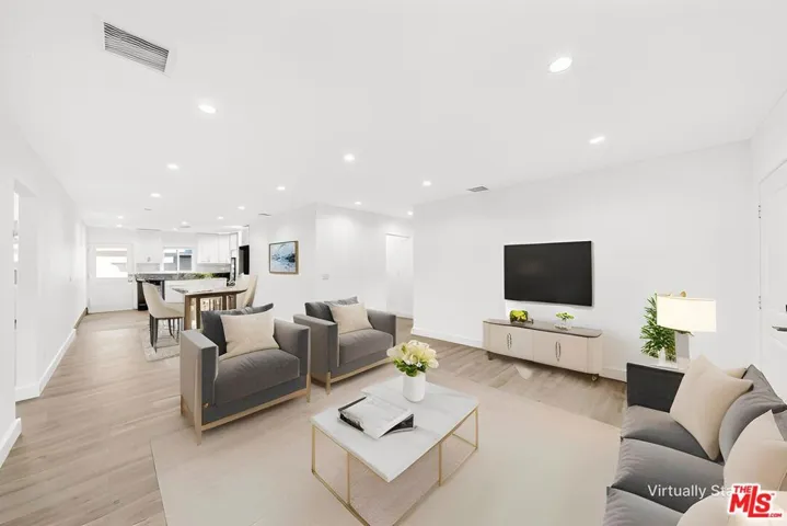 Virtually Staged Living/Dining