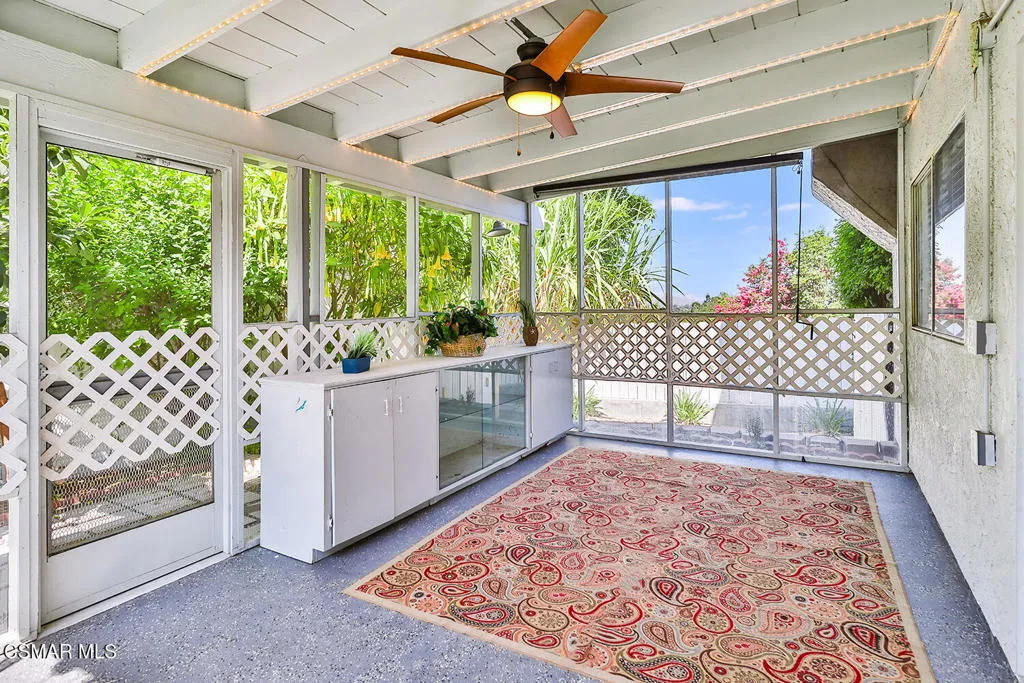 iBackyard and Sunroom4 iBackyard and Sunroom4