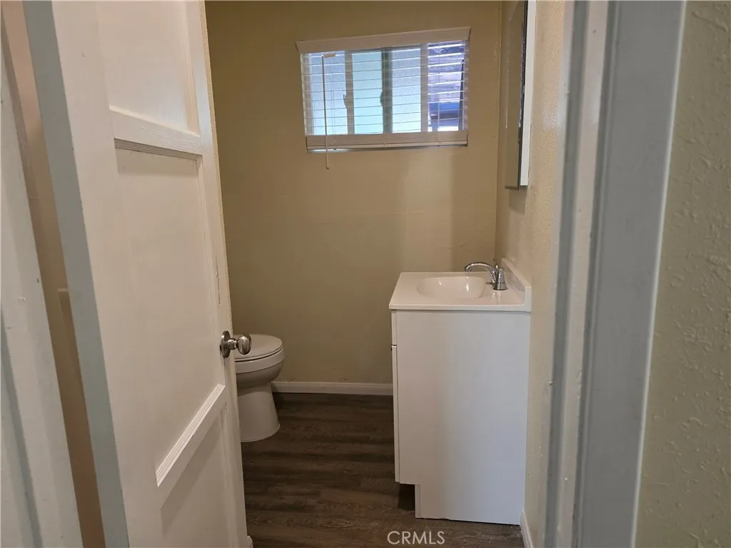 B bath room
