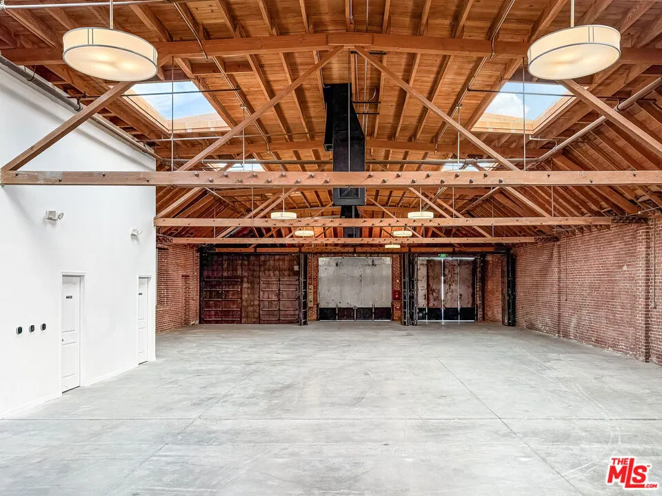 3841 Broadway Place, Los Angeles, California 90037 — photo 4