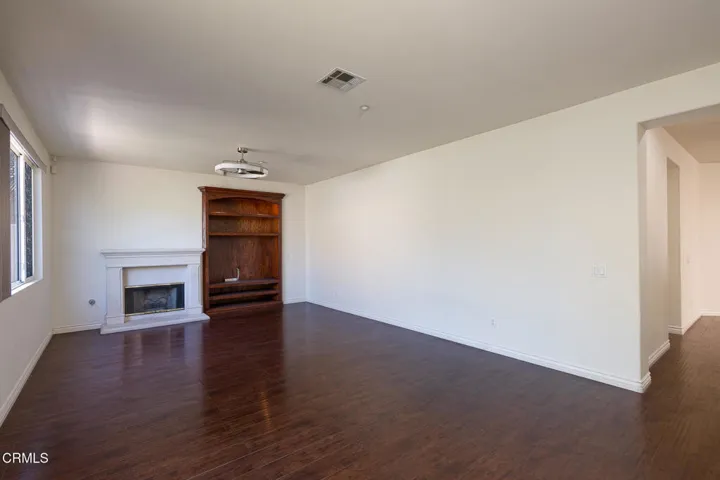 778 Entrada Dr-10