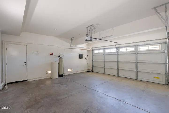 778 Entrada Dr-33