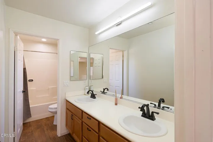 778 Entrada Dr-21