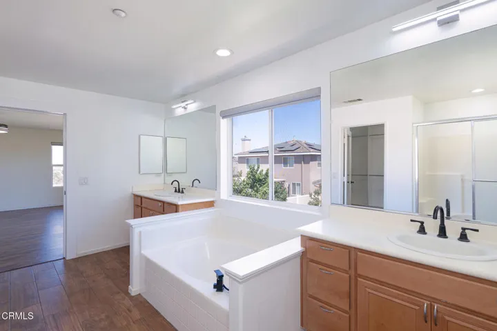 778 Entrada Dr-29