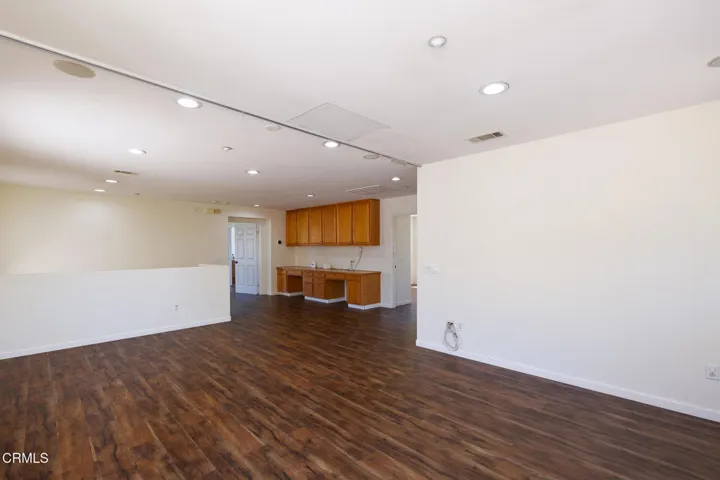 778 Entrada Dr-19