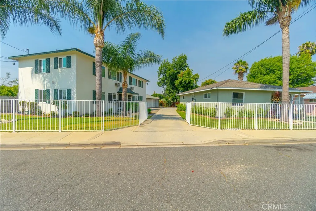 745 N Currier