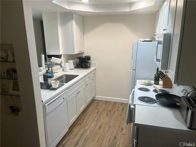 1230 Horn, West Hollywood, California 90069 — photo 5