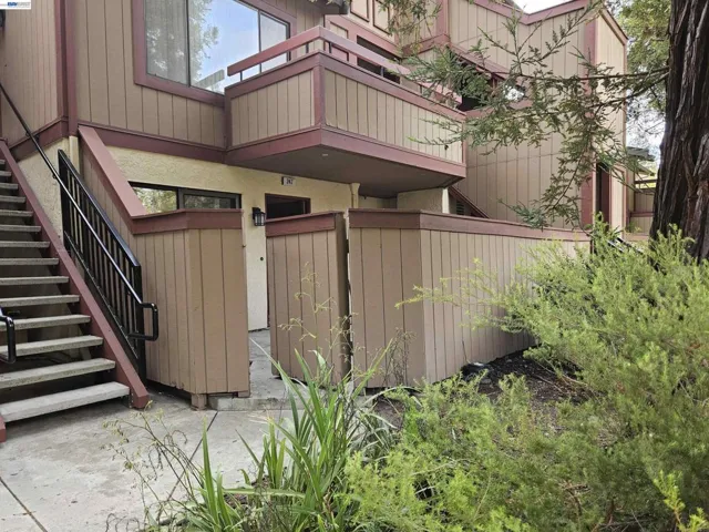 247 E Warren Cmn, Fremont, California 94539 — photo 4