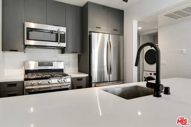 3602 Dunn Drive 5, Los Angeles, California 90034 — photo 4