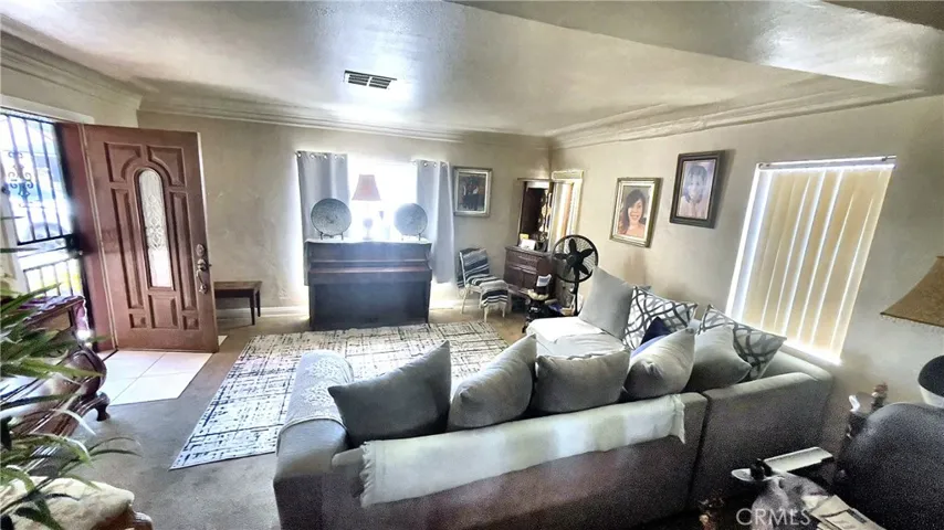 2453 Easy, Long Beach, California 90810 — photo 4