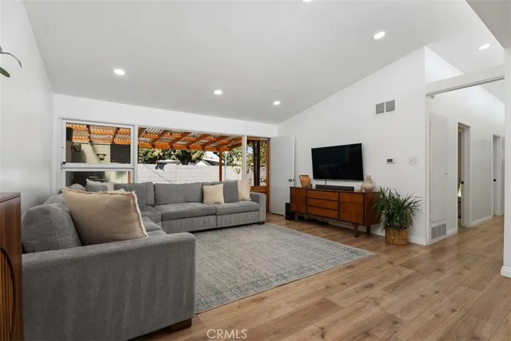 9925 Rutland Avenue, Whittier, California 90605 — photo 4