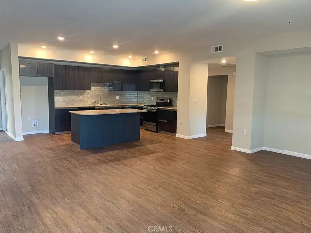 11442 Victory Boulevard 303, North Hollywood, California 91606 — photo 5