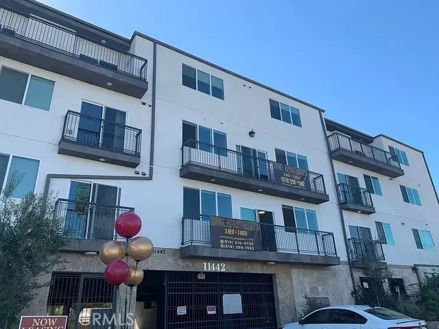 11442 Victory Boulevard 303, North Hollywood, California 91606 — photo 4