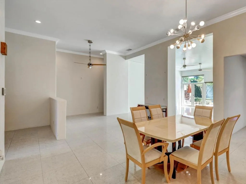19-78515 Avenida Ultimo-19 19-78515 Avenida Ultimo-19