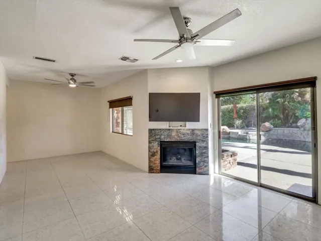 27-78515 Avenida Ultimo-27