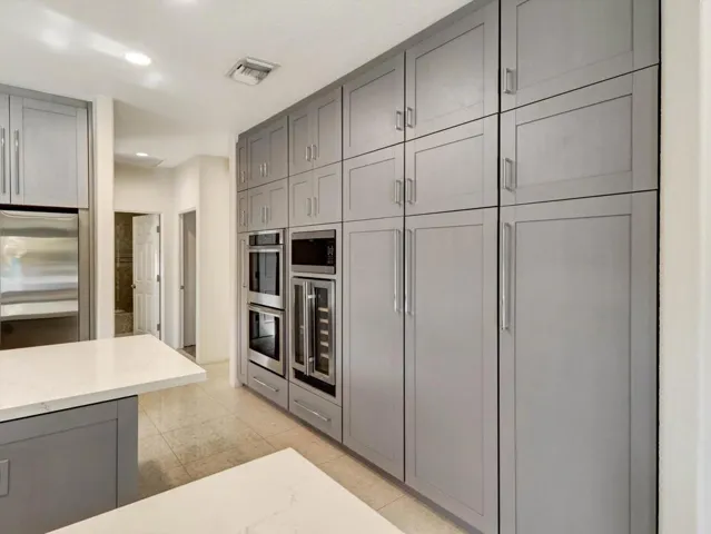 30-78515 Avenida Ultimo-30