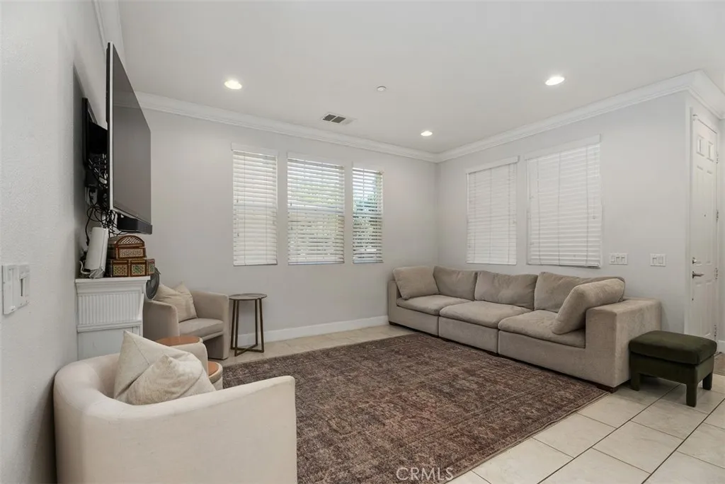 Crown molding Crown molding