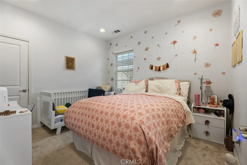 Upstairs bedroom Upstairs bedroom