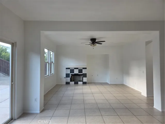 10266 Susan, Hesperia, California 92345 — photo 4
