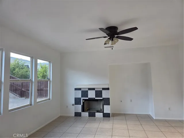 10266 Susan, Hesperia, California 92345 — photo 5