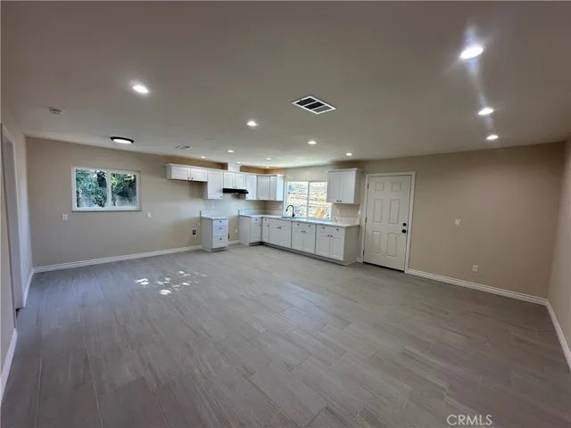 560 W 10th Street, Perris, California 92570 — photo 4