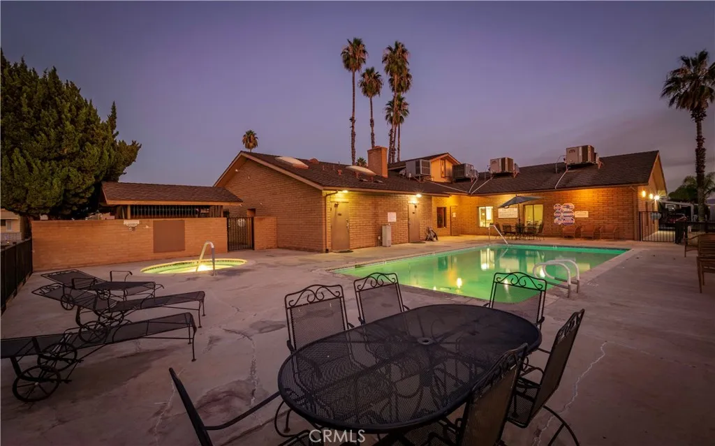 Clubhouse Pool Clubhouse Pool