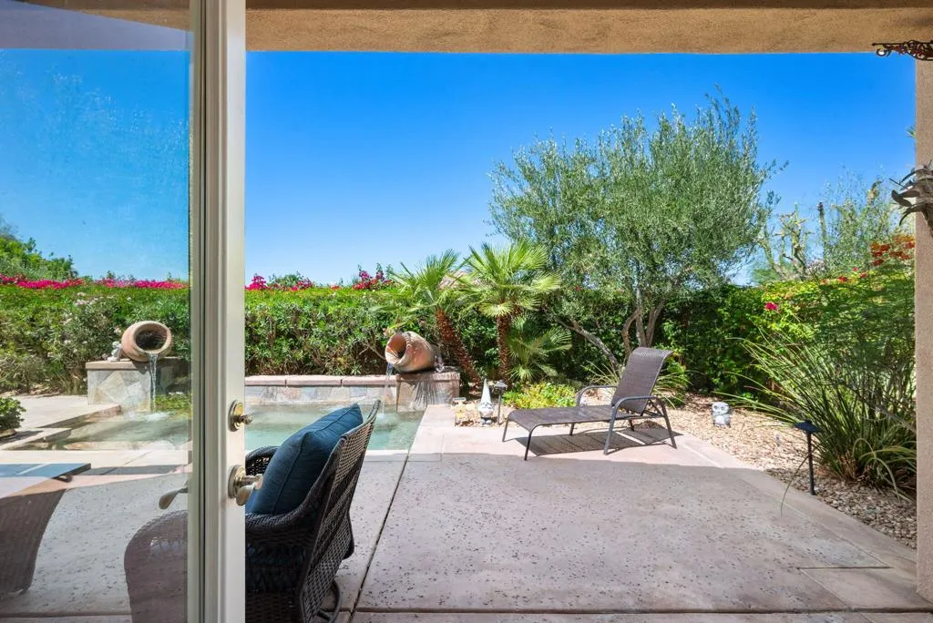 13-web-or-mls-JMRedRock_OPMG_0626_013 13-web-or-mls-JMRedRock_OPMG_0626_013