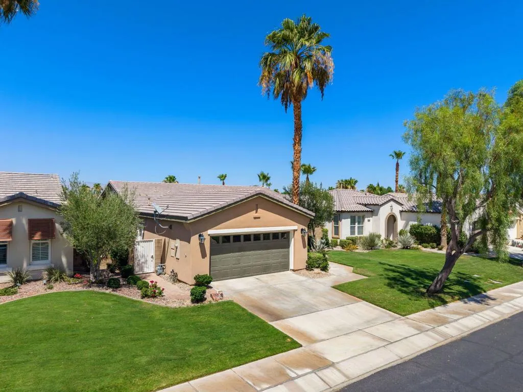 2-web-or-mls-JMRedRock_OPMG_0626_002 2-web-or-mls-JMRedRock_OPMG_0626_002