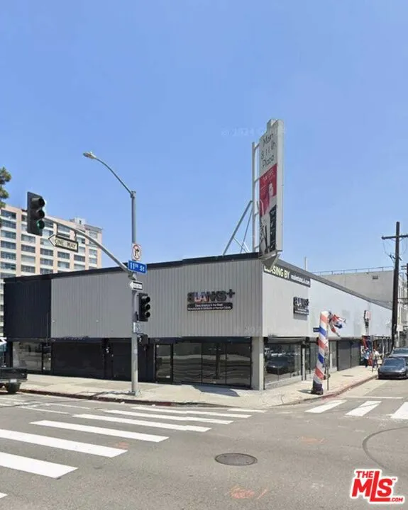 1054 S Main St