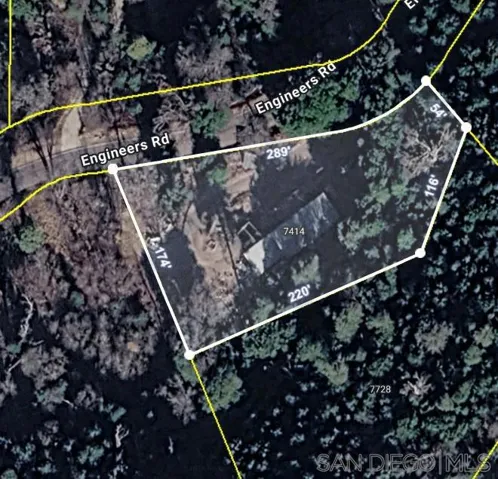All property boundaries are approximate